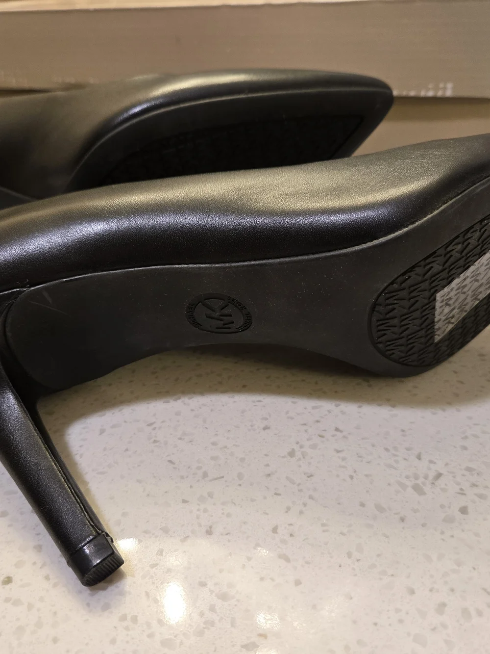 NWT Michael Kors Black Leather Dorothy Flex Pump 8.5M
